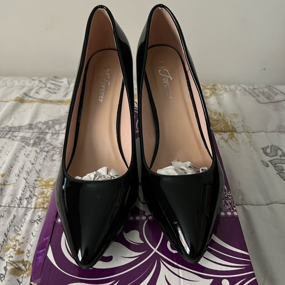 BLACK HEELS - Picture 7 of 8